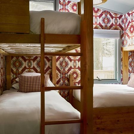 Bluebird Cady Hill Lodge ストー エクステリア 写真