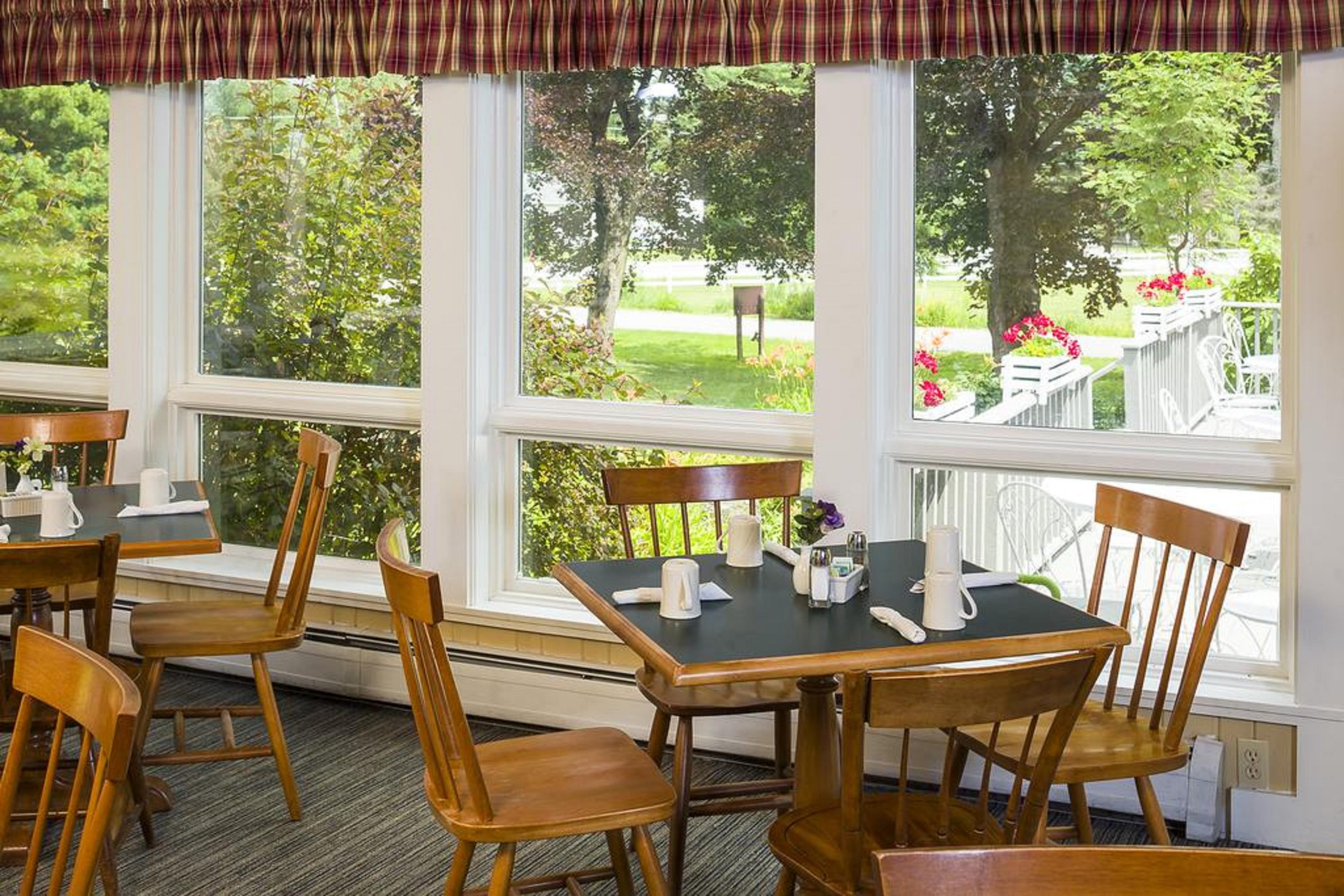 Bluebird Cady Hill Lodge ストー エクステリア 写真