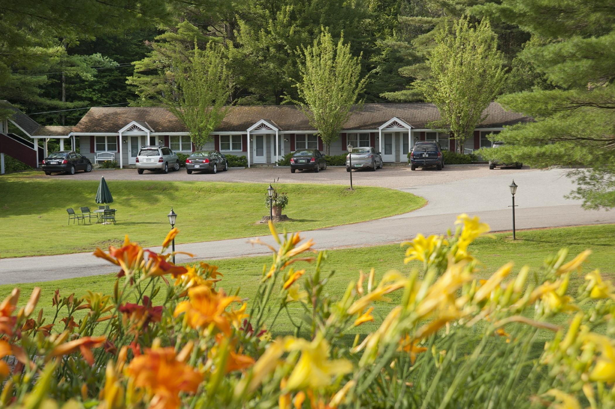 Bluebird Cady Hill Lodge ストー エクステリア 写真