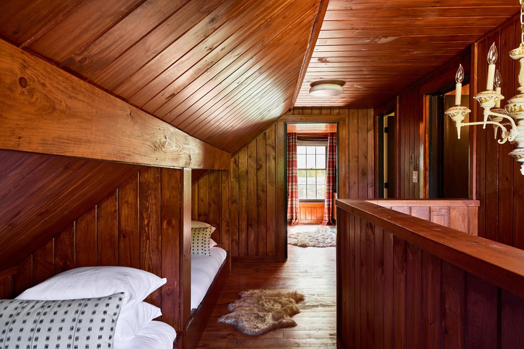 Bluebird Cady Hill Lodge ストー エクステリア 写真
