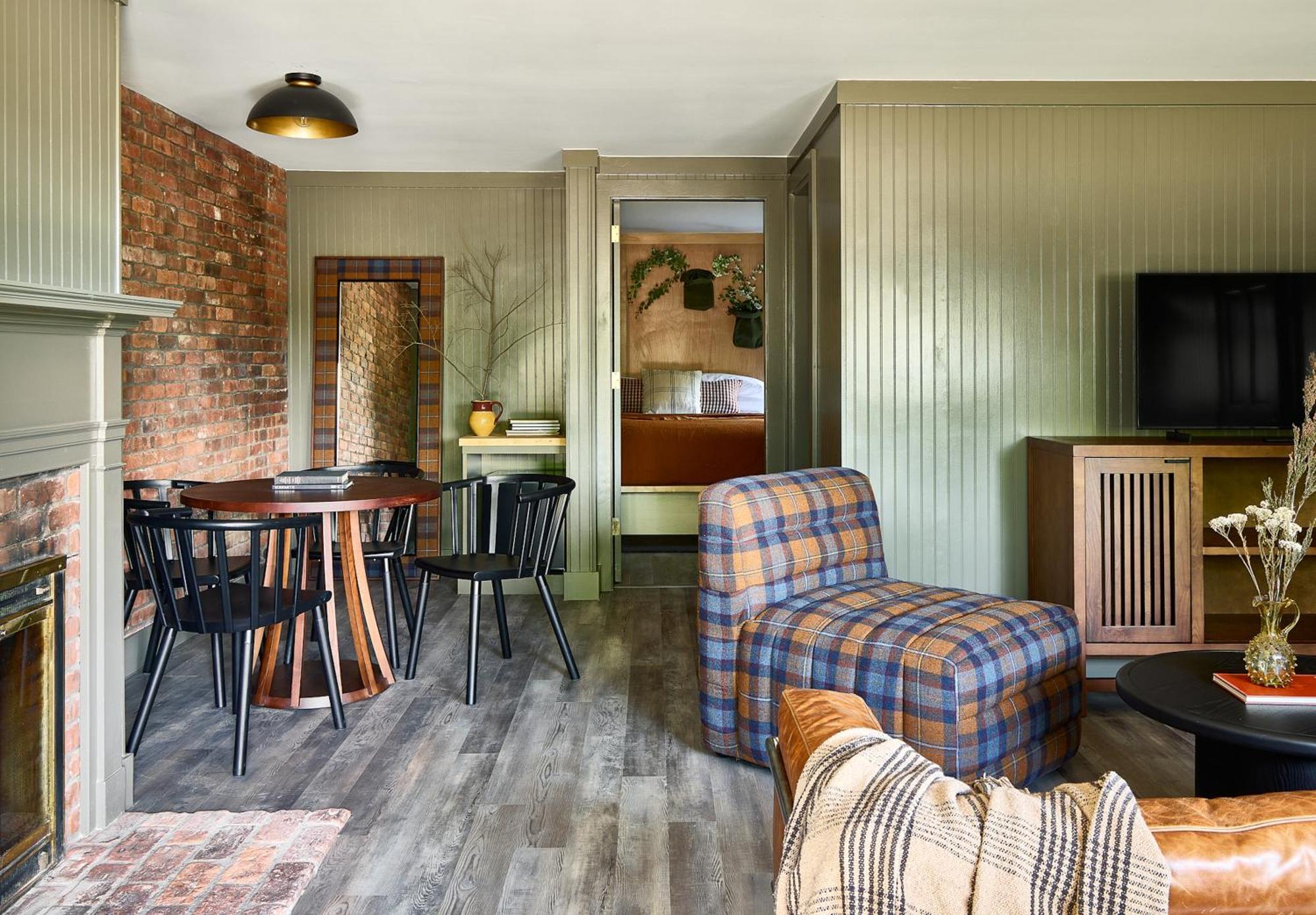 Bluebird Cady Hill Lodge ストー エクステリア 写真