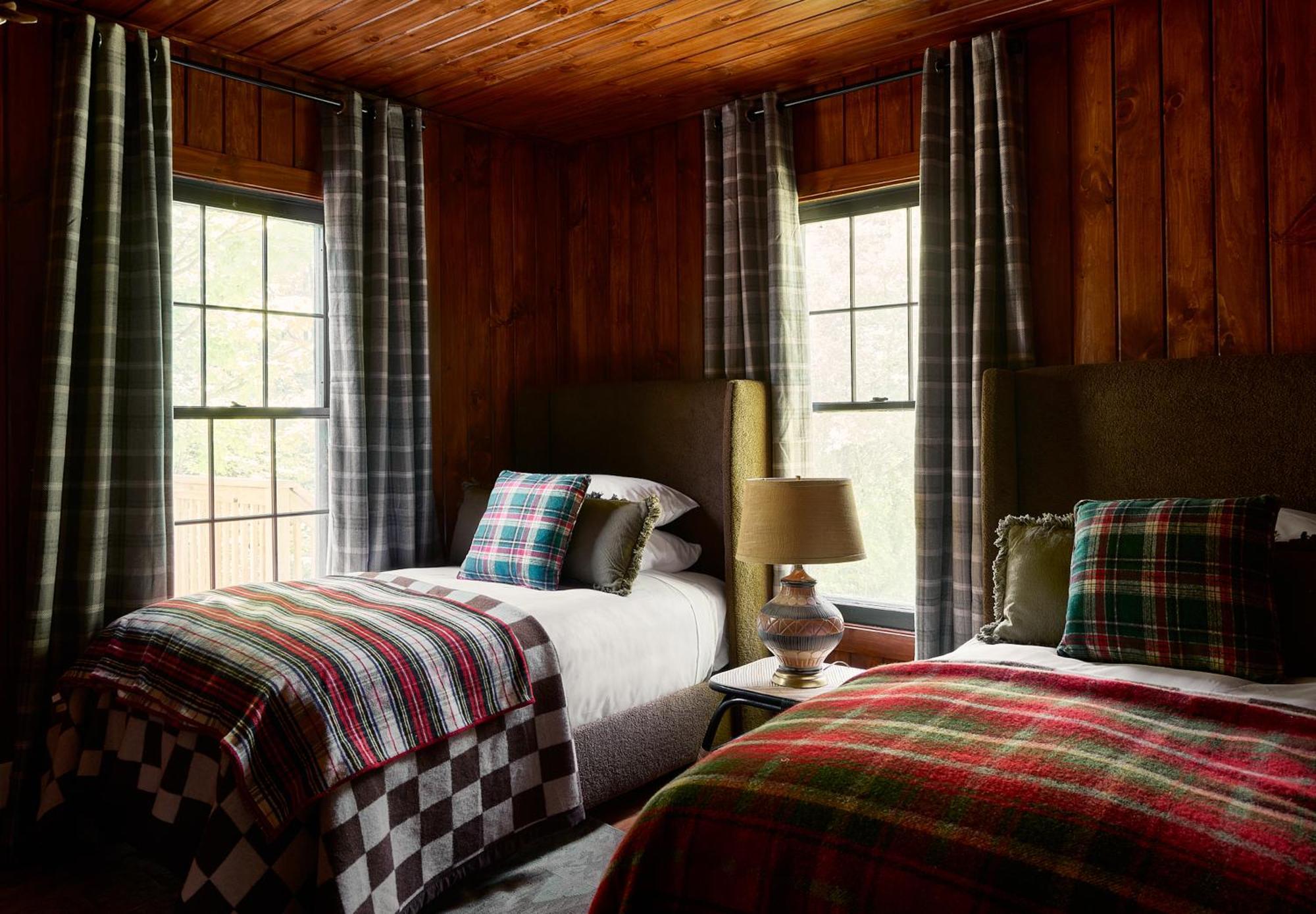 Bluebird Cady Hill Lodge ストー エクステリア 写真