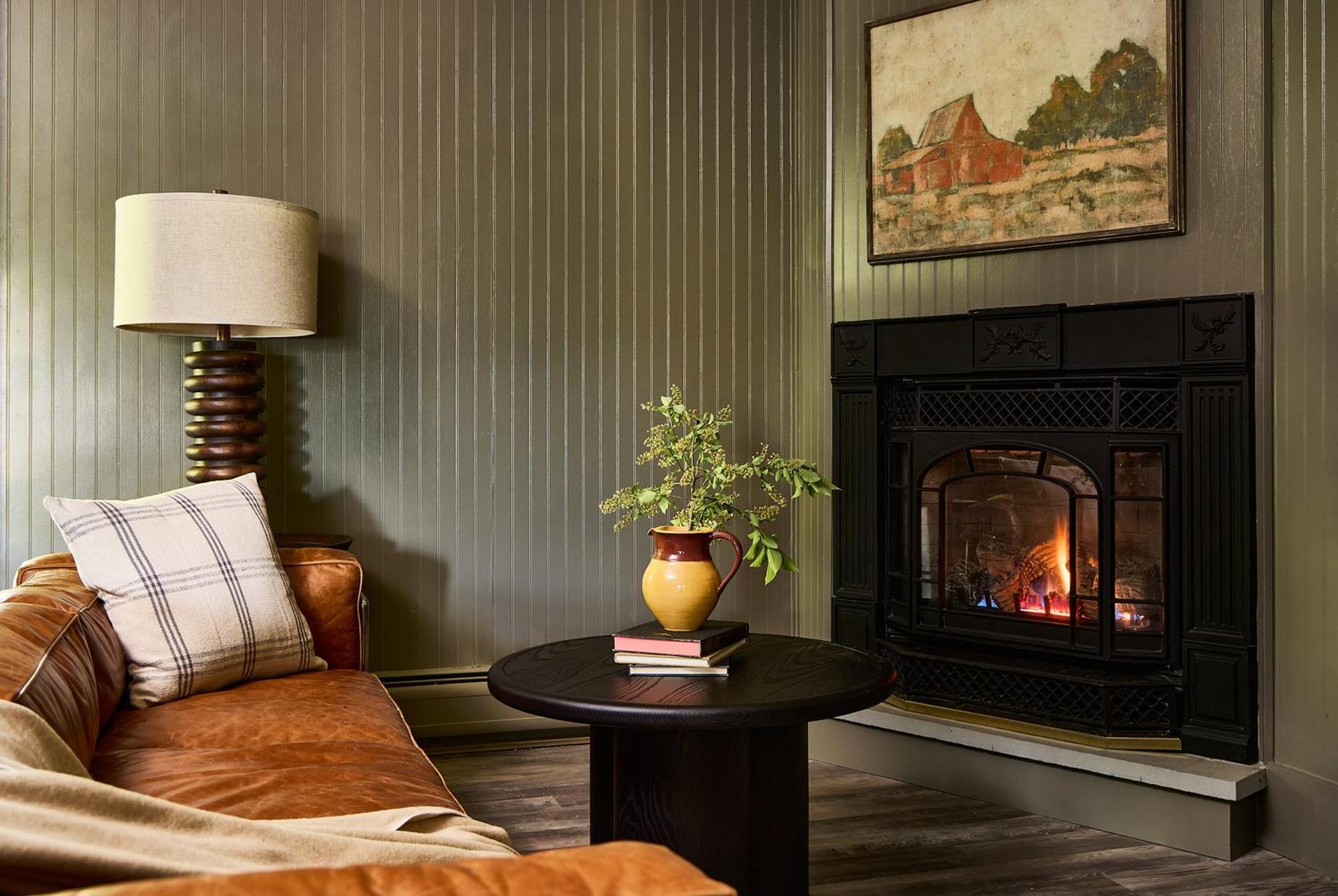 Bluebird Cady Hill Lodge ストー エクステリア 写真