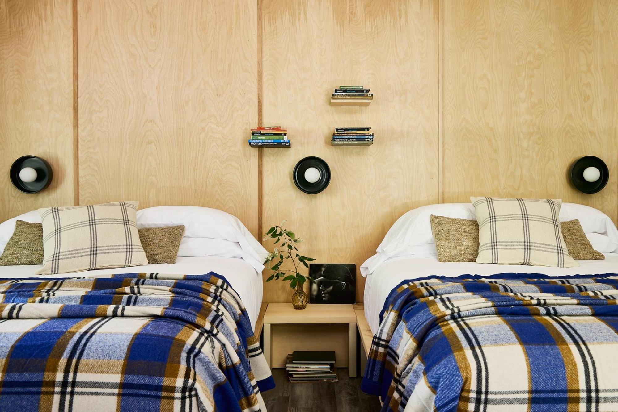 Bluebird Cady Hill Lodge ストー エクステリア 写真