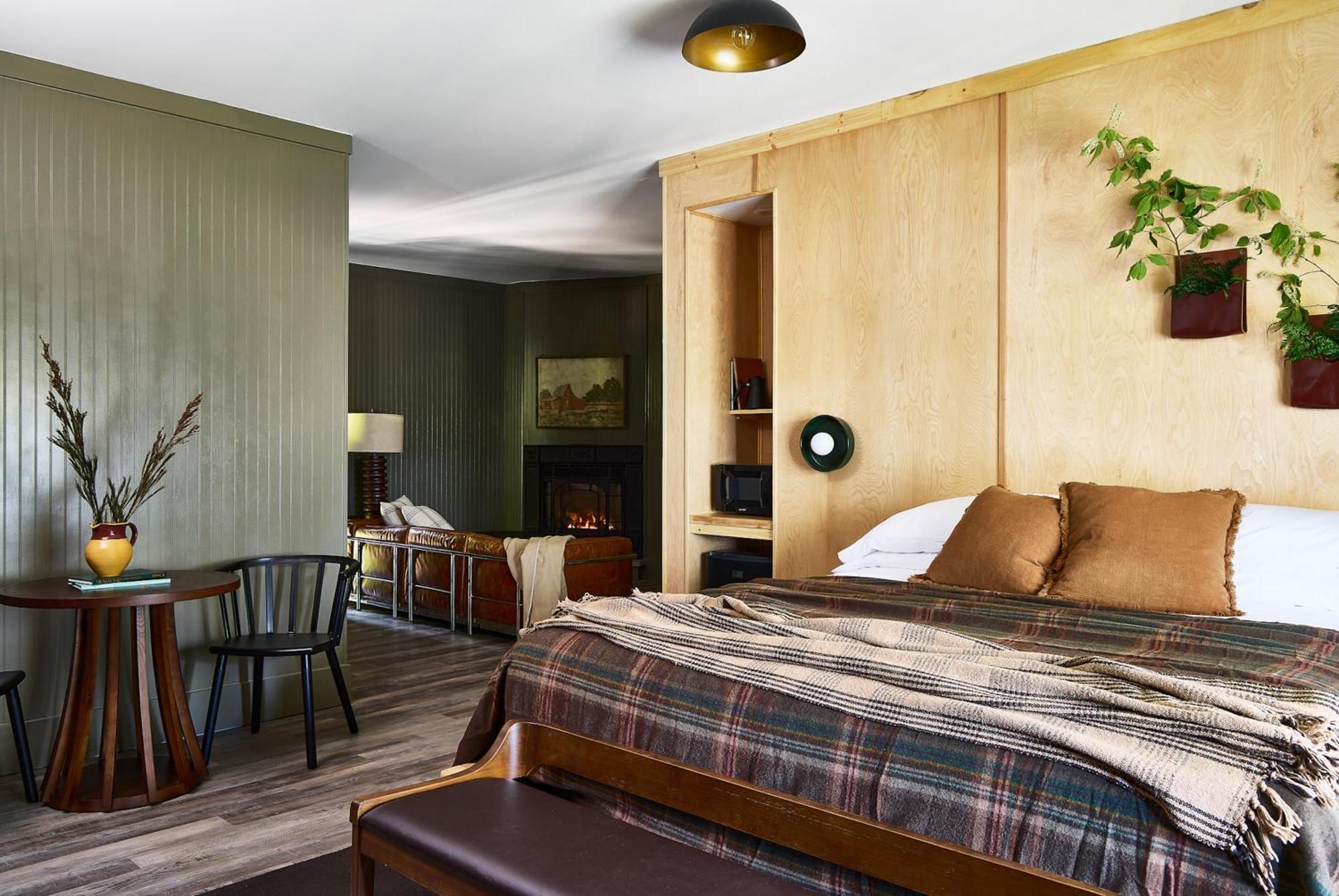 Bluebird Cady Hill Lodge ストー エクステリア 写真